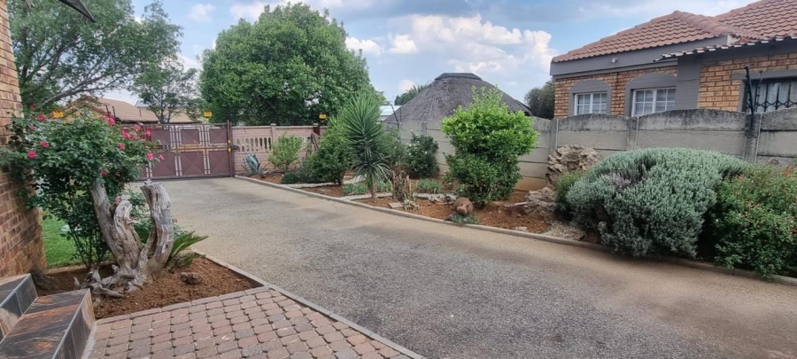 3 Bedroom Property for Sale in Mayberry Park Gauteng