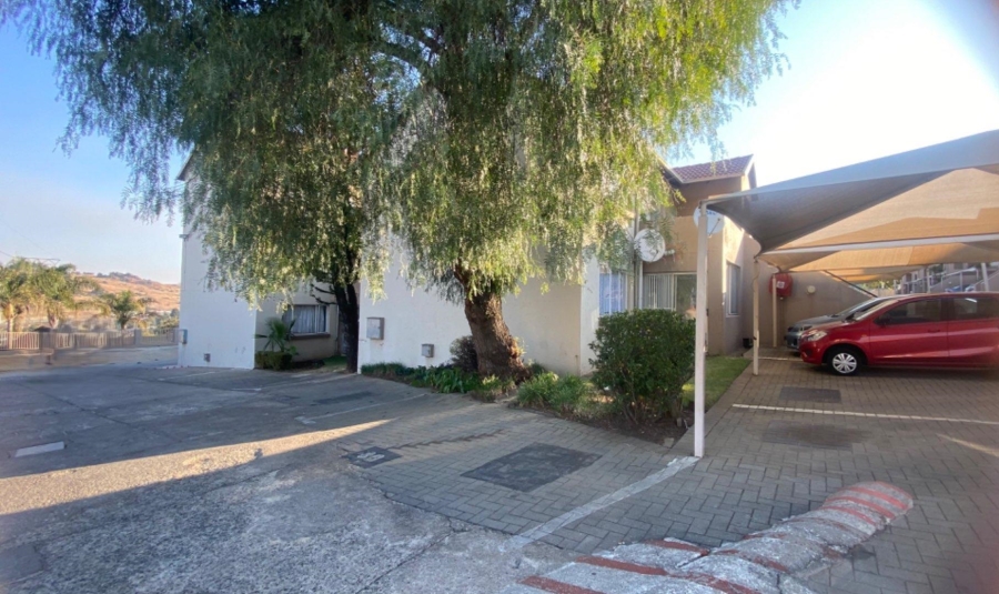 2 Bedroom Property for Sale in Linmeyer Gauteng
