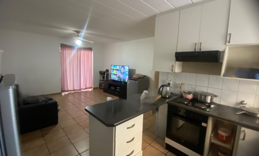 2 Bedroom Property for Sale in Linmeyer Gauteng