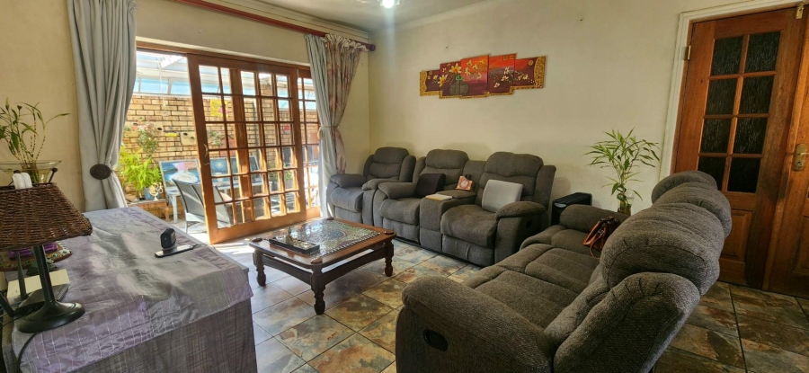3 Bedroom Property for Sale in New Redruth Gauteng
