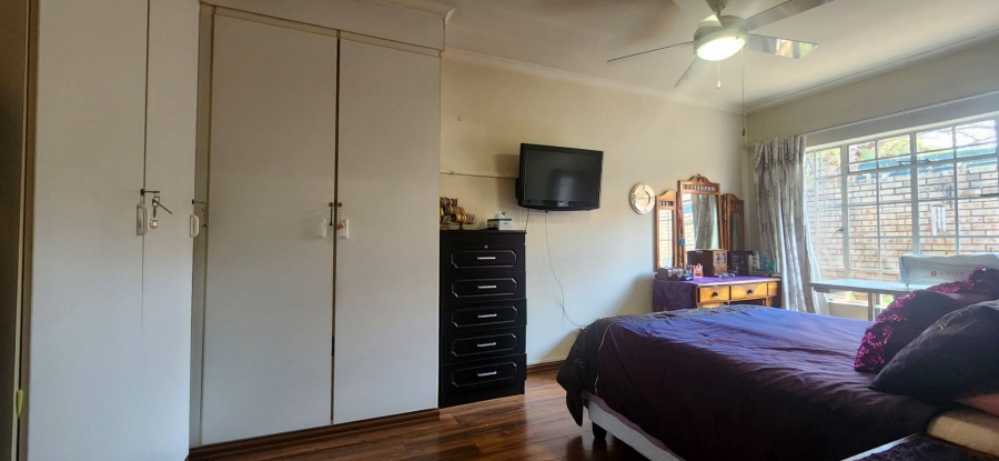 3 Bedroom Property for Sale in New Redruth Gauteng