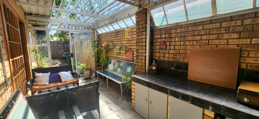3 Bedroom Property for Sale in New Redruth Gauteng