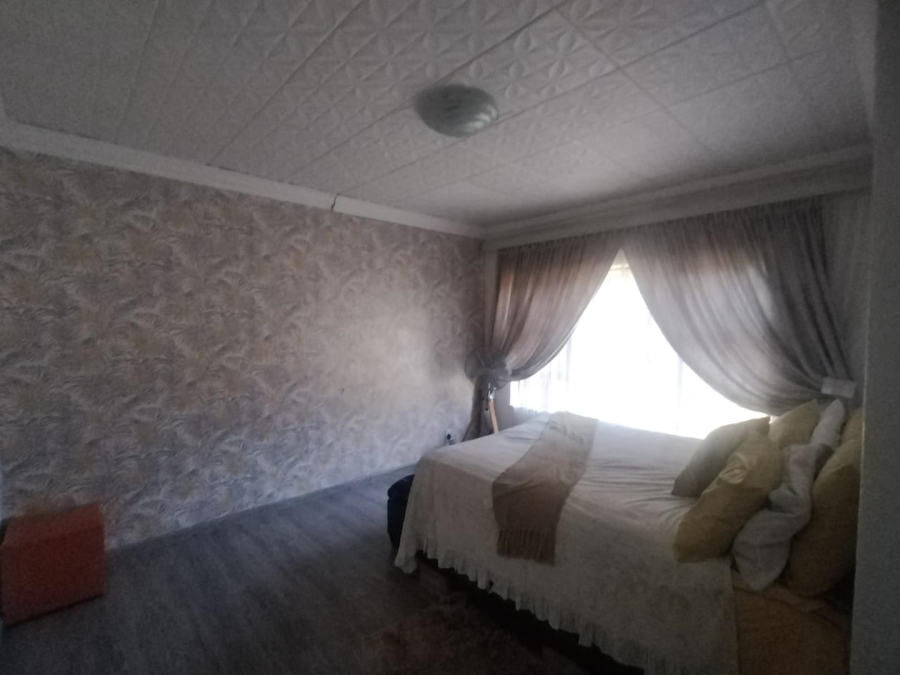To Let 3 Bedroom Property for Rent in Brackenhurst Gauteng