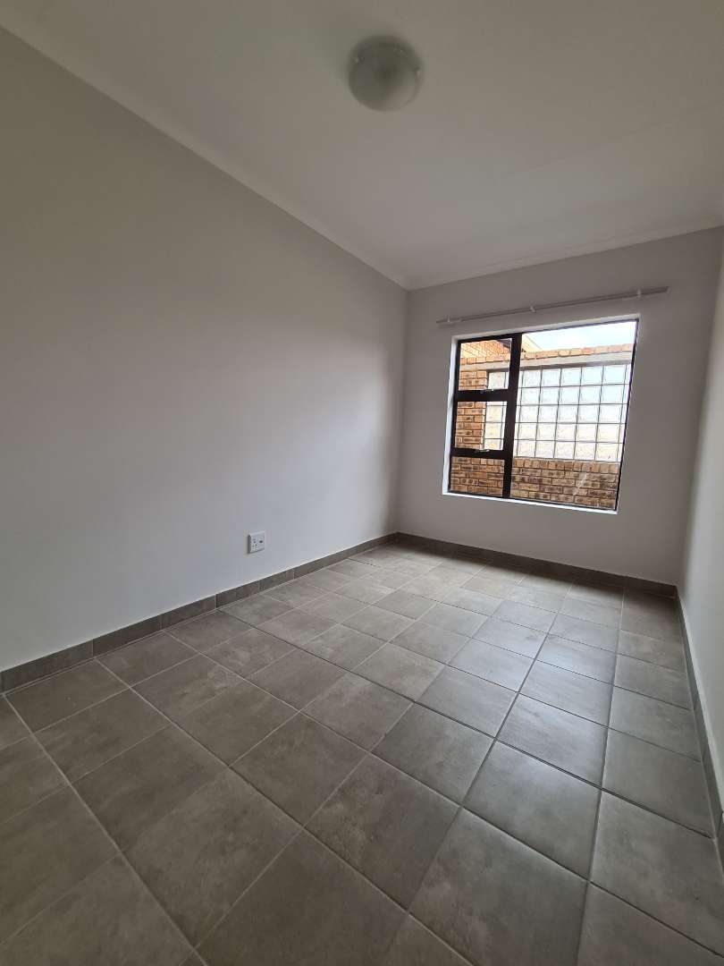 2 Bedroom Property for Sale in Wierdapark Gauteng