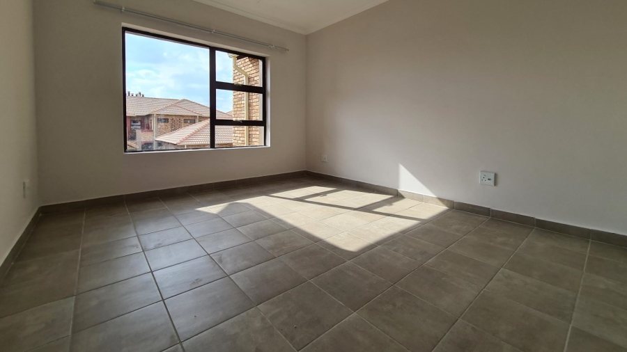 2 Bedroom Property for Sale in Wierdapark Gauteng