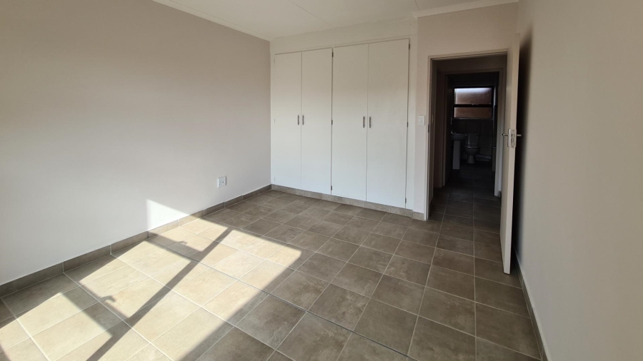 2 Bedroom Property for Sale in Wierdapark Gauteng