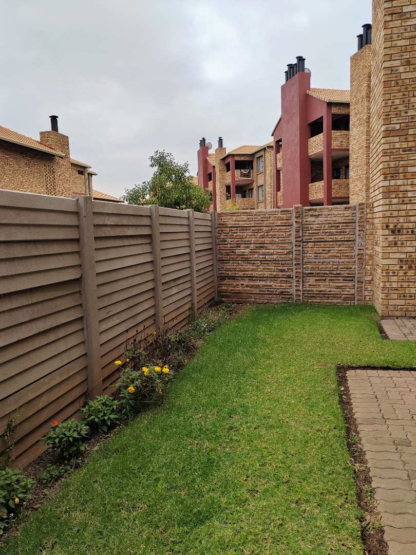 2 Bedroom Property for Sale in Wierdapark Gauteng