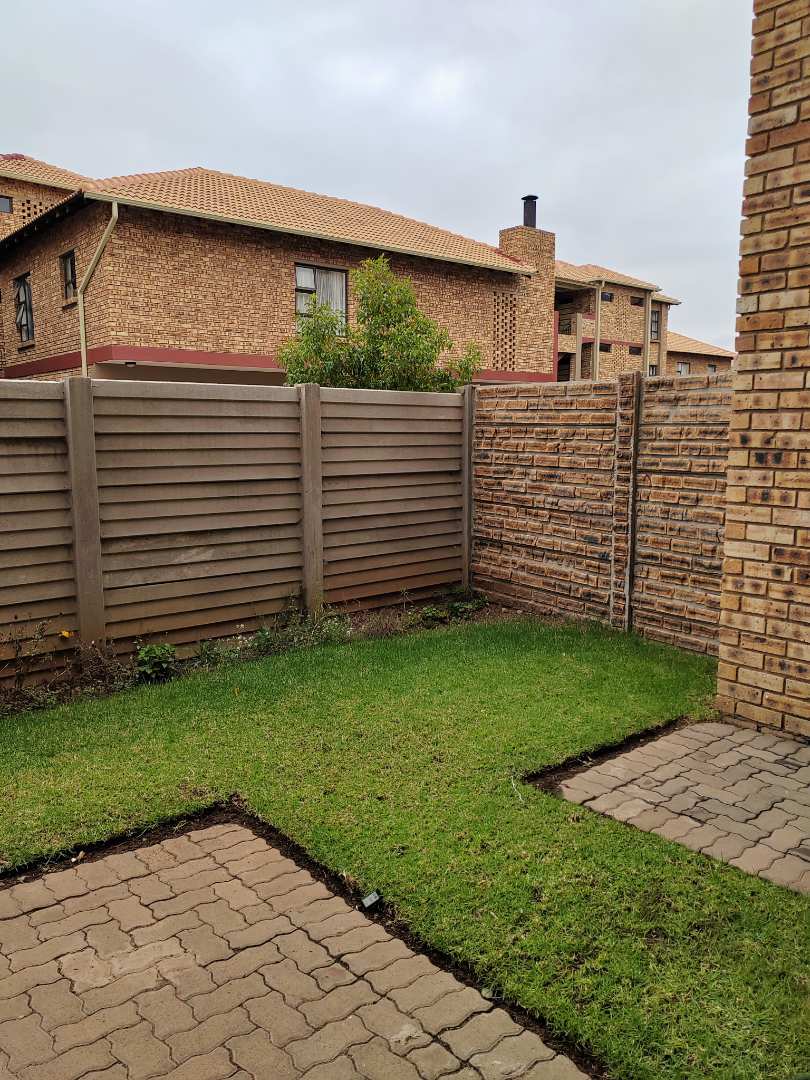 2 Bedroom Property for Sale in Wierdapark Gauteng