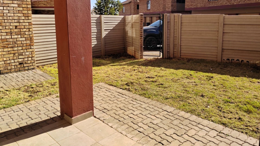 2 Bedroom Property for Sale in Wierdapark Gauteng