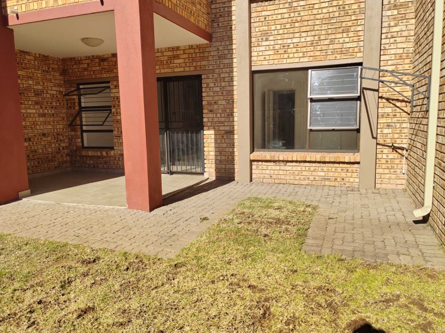 2 Bedroom Property for Sale in Wierdapark Gauteng