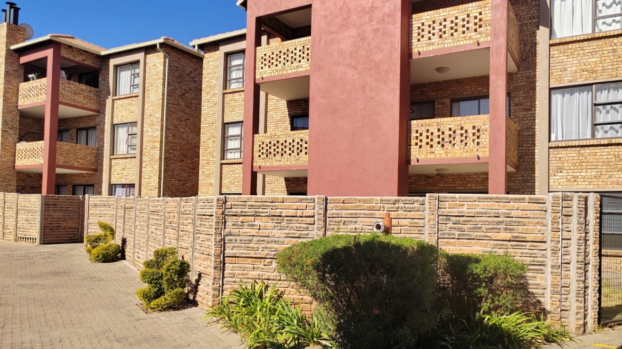 2 Bedroom Property for Sale in Wierdapark Gauteng