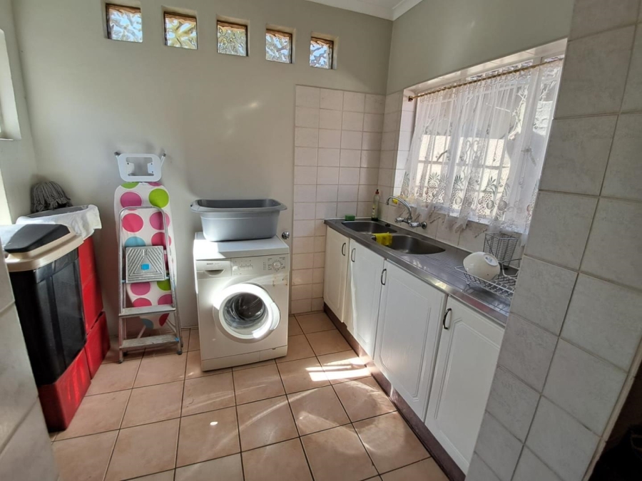 3 Bedroom Property for Sale in Brackendowns Gauteng