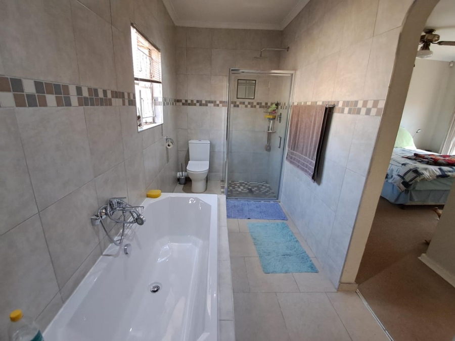 3 Bedroom Property for Sale in Brackendowns Gauteng