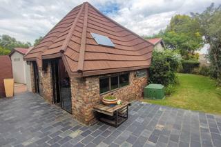 3 Bedroom Property for Sale in Brackendowns Gauteng