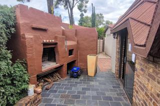 3 Bedroom Property for Sale in Brackendowns Gauteng