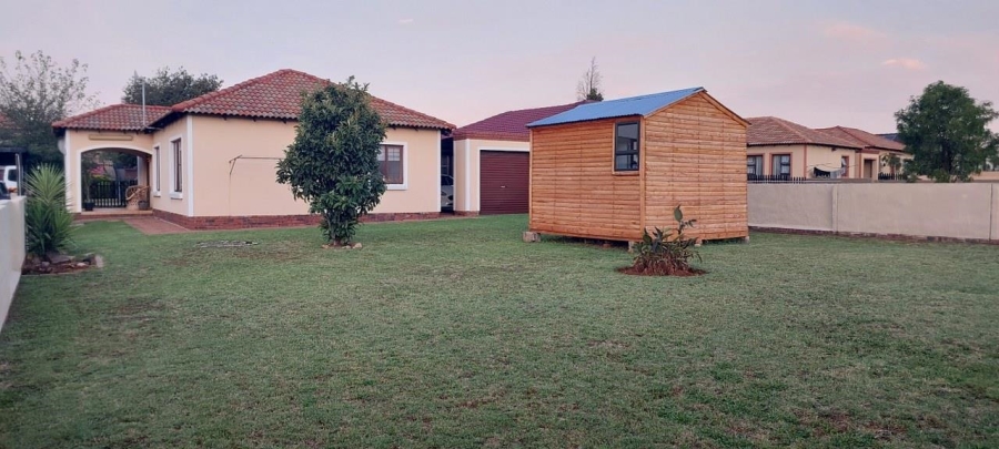 3 Bedroom Property for Sale in Albertsdal Gauteng