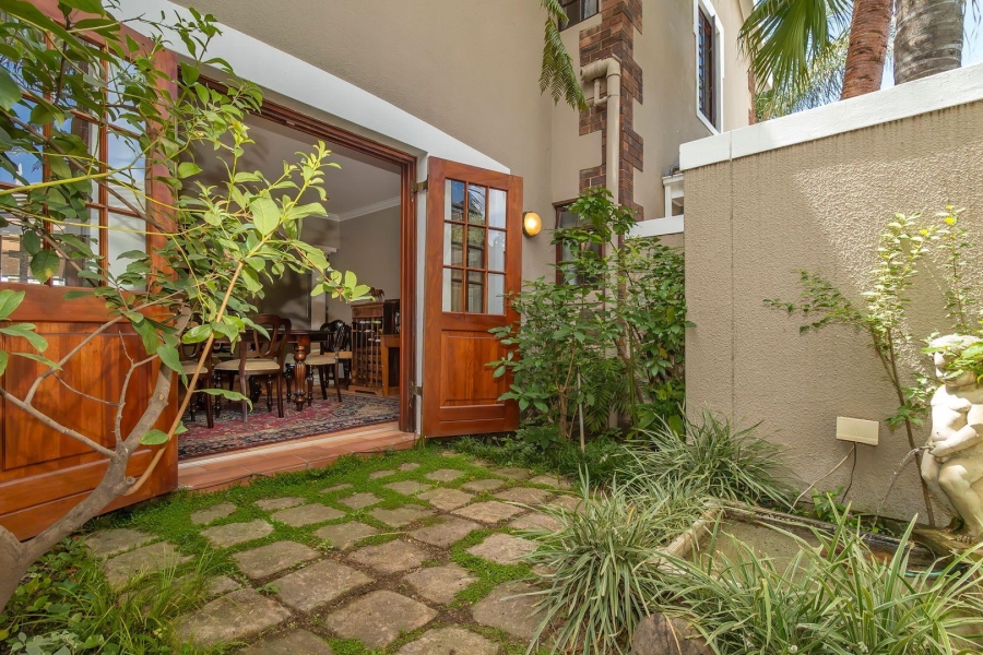 6 Bedroom Property for Sale in Kyalami Ah Gauteng