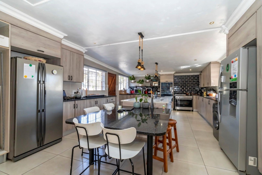 Commercial Property for Sale in Mnandi Gauteng