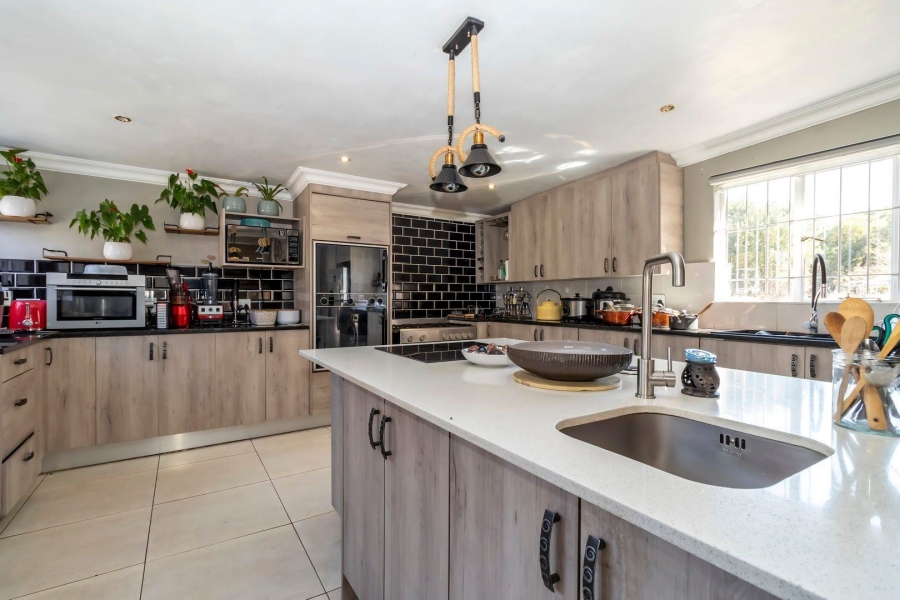 Commercial Property for Sale in Mnandi Gauteng