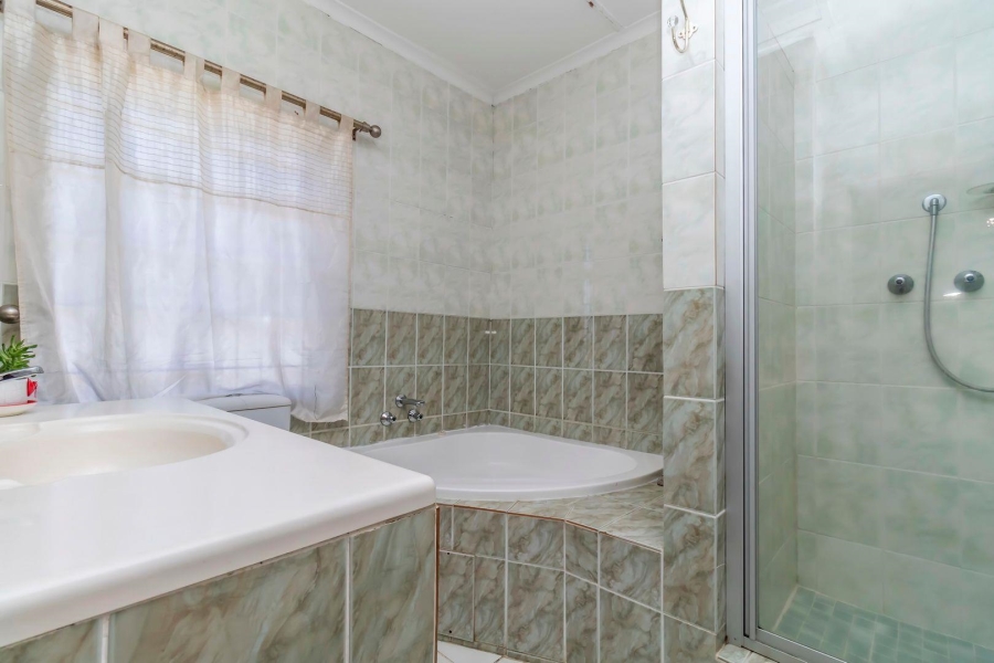 Commercial Property for Sale in Mnandi Gauteng