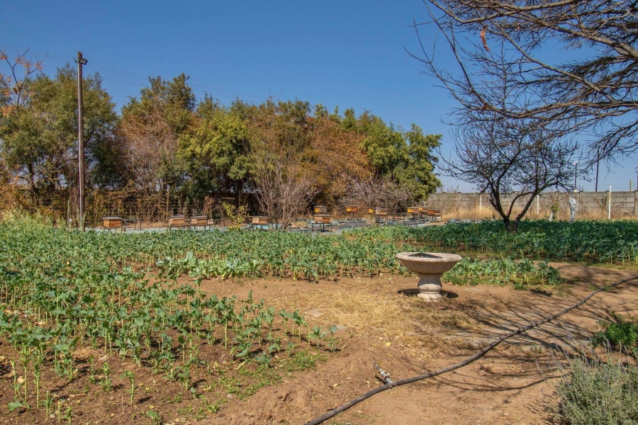 Commercial Property for Sale in Mnandi Gauteng