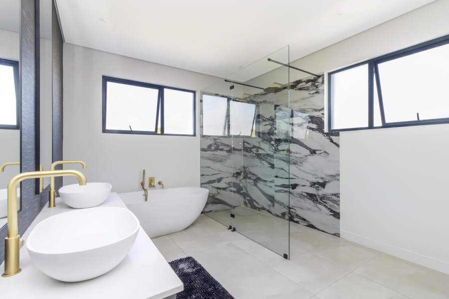 4 Bedroom Property for Sale in Helderfontein Estate Gauteng