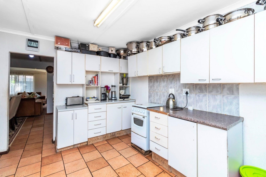24 Bedroom Property for Sale in Halfway House Gauteng