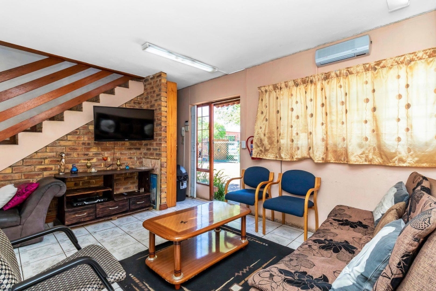 24 Bedroom Property for Sale in Halfway House Gauteng