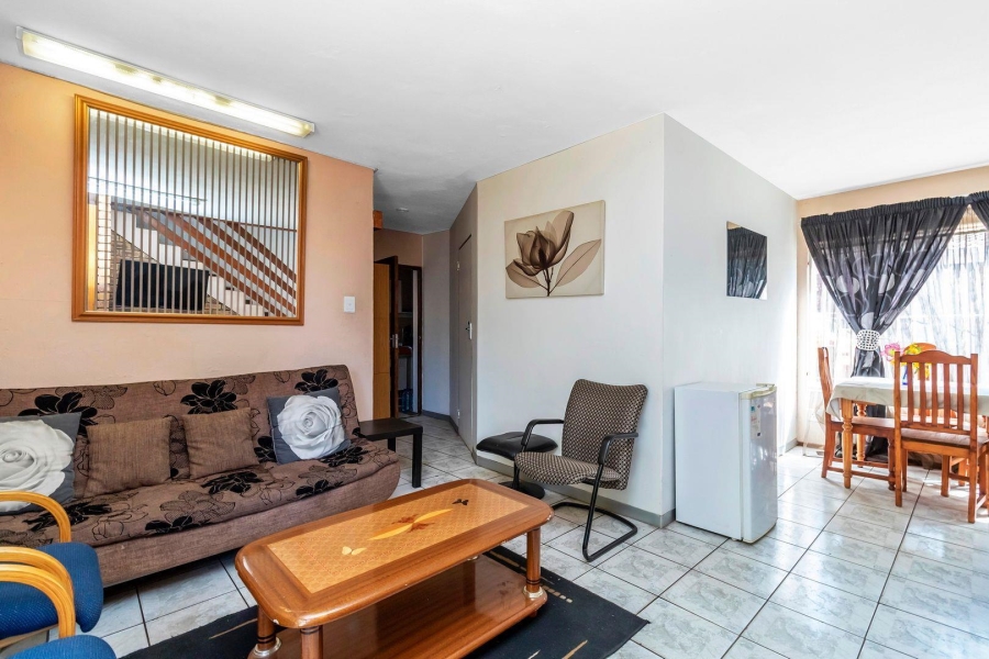 24 Bedroom Property for Sale in Halfway House Gauteng