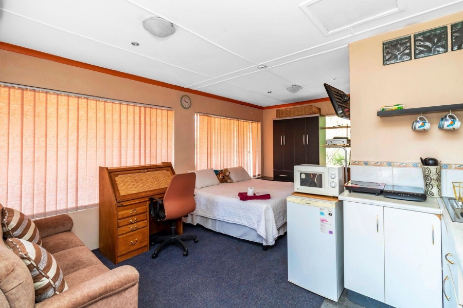 24 Bedroom Property for Sale in Halfway House Gauteng