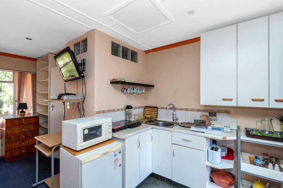 24 Bedroom Property for Sale in Halfway House Gauteng