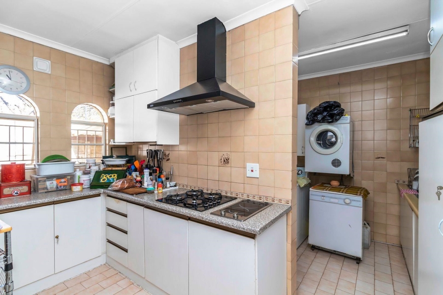 24 Bedroom Property for Sale in Halfway House Gauteng