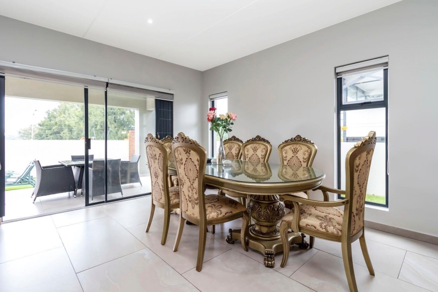 3 Bedroom Property for Sale in Crowthorne AH Gauteng