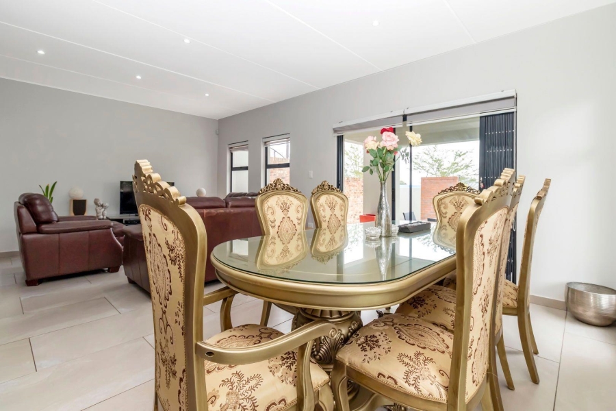 3 Bedroom Property for Sale in Crowthorne AH Gauteng