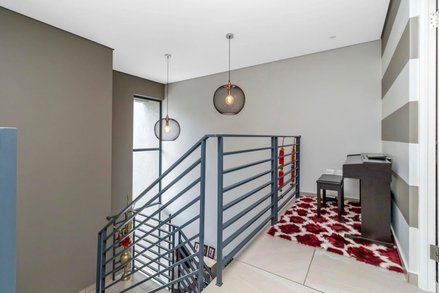 3 Bedroom Property for Sale in Crowthorne AH Gauteng