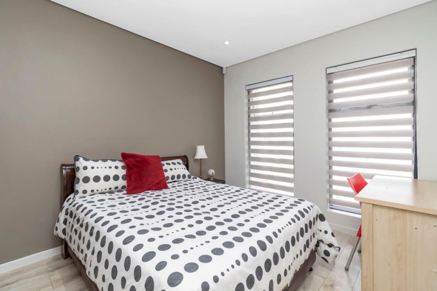 3 Bedroom Property for Sale in Crowthorne AH Gauteng