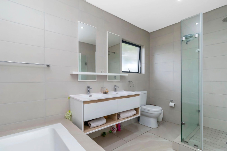 3 Bedroom Property for Sale in Crowthorne AH Gauteng