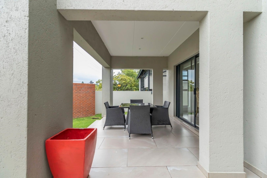 3 Bedroom Property for Sale in Crowthorne AH Gauteng