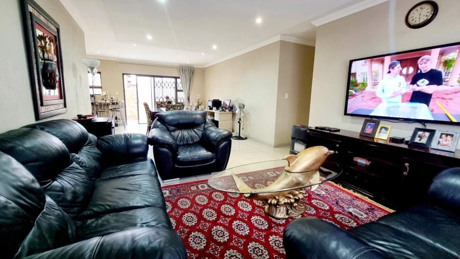 3 Bedroom Property for Sale in New Redruth Gauteng