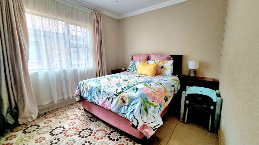 3 Bedroom Property for Sale in New Redruth Gauteng