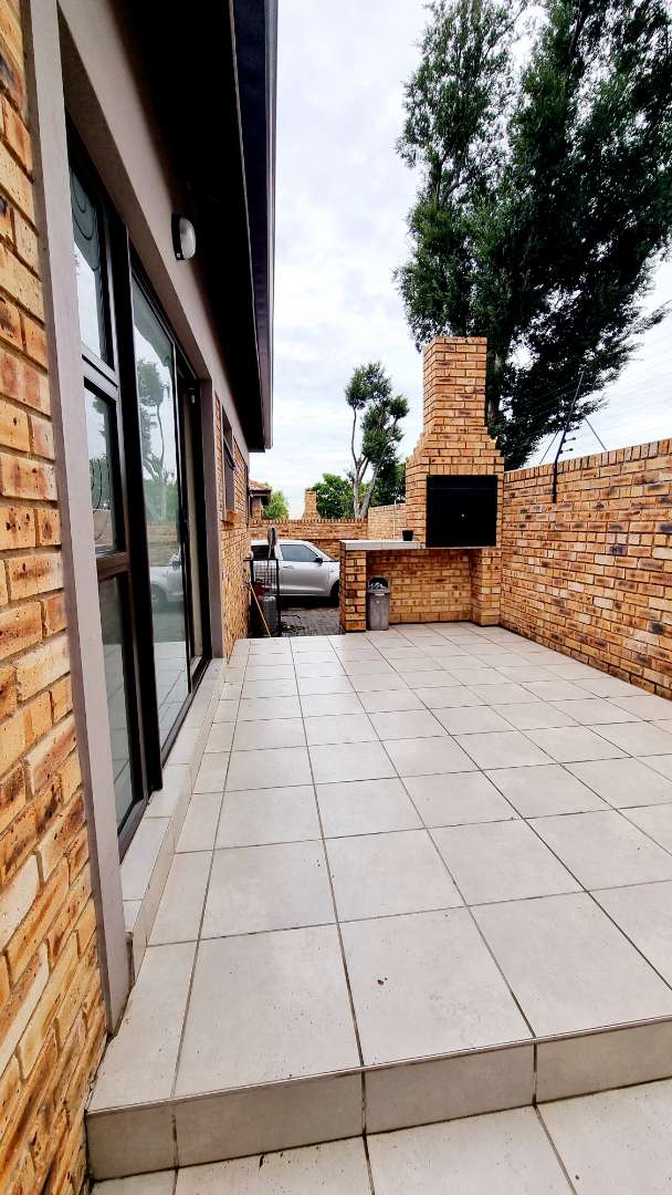 3 Bedroom Property for Sale in New Redruth Gauteng