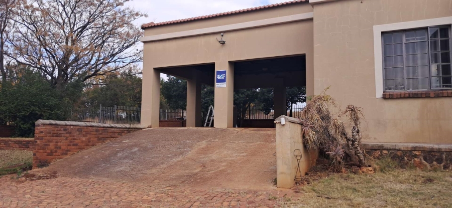 6 Bedroom Property for Sale in Vlakplaats Gauteng