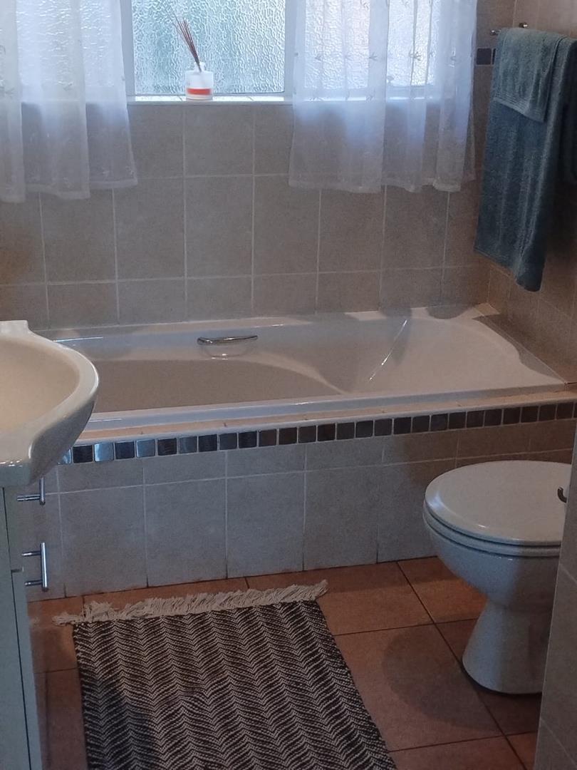 3 Bedroom Property for Sale in Glenvista Gauteng