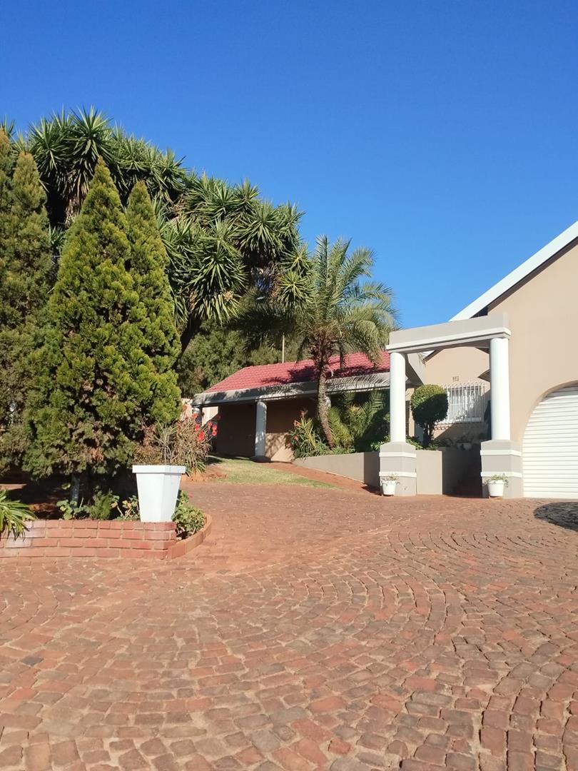 3 Bedroom Property for Sale in Glenvista Gauteng