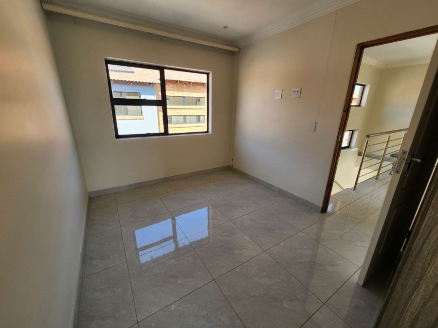 3 Bedroom Property for Sale in Brackenhurst Gauteng