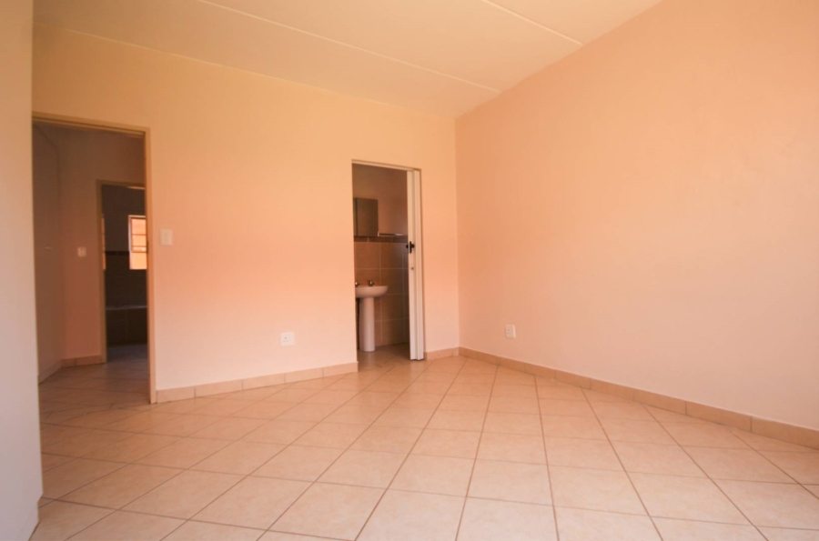 To Let 2 Bedroom Property for Rent in Hazeldean Gauteng