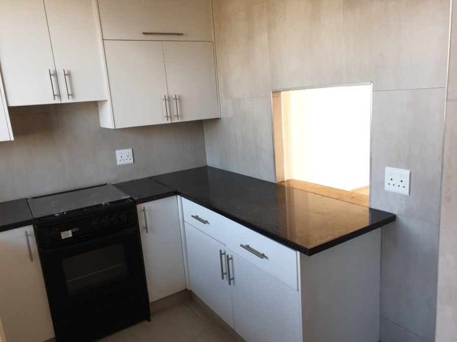 To Let 2 Bedroom Property for Rent in Illovo Gauteng