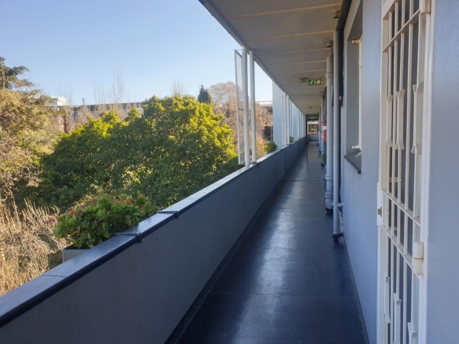 To Let 2 Bedroom Property for Rent in Illovo Gauteng