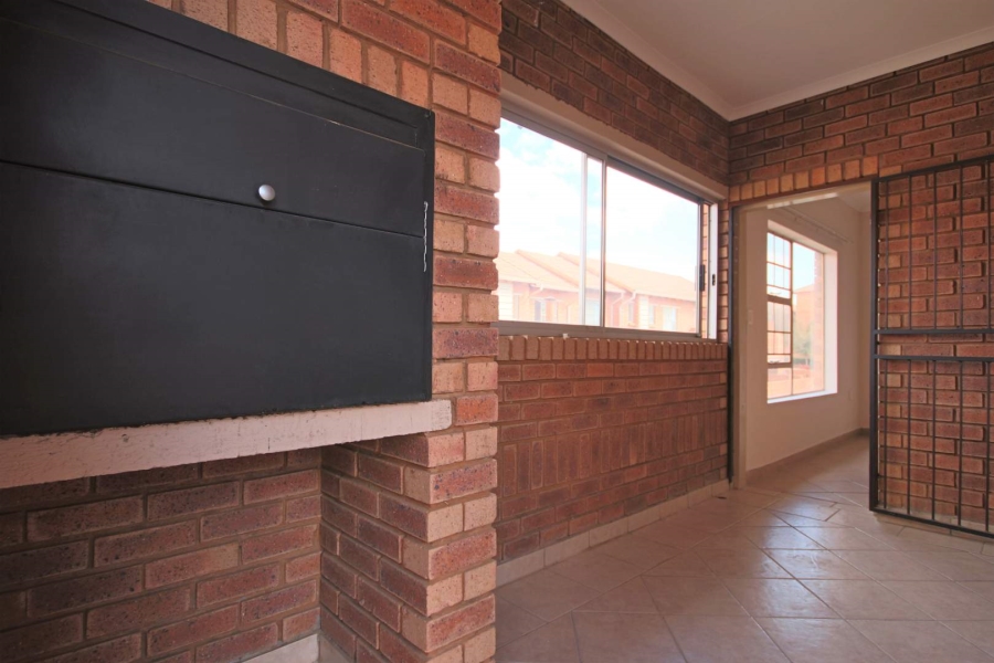 To Let 2 Bedroom Property for Rent in Hazeldean Gauteng