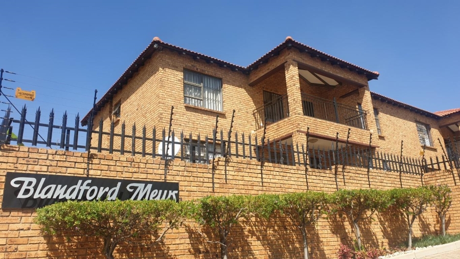 2 Bedroom Property for Sale in North Riding Gauteng
